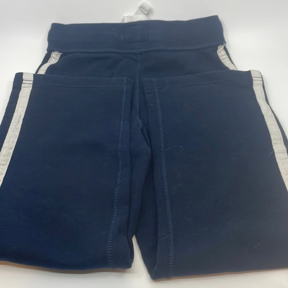 NWOT CHIlDRENS PLACE Boys Sweatpants - size 7/8 blue with white strip